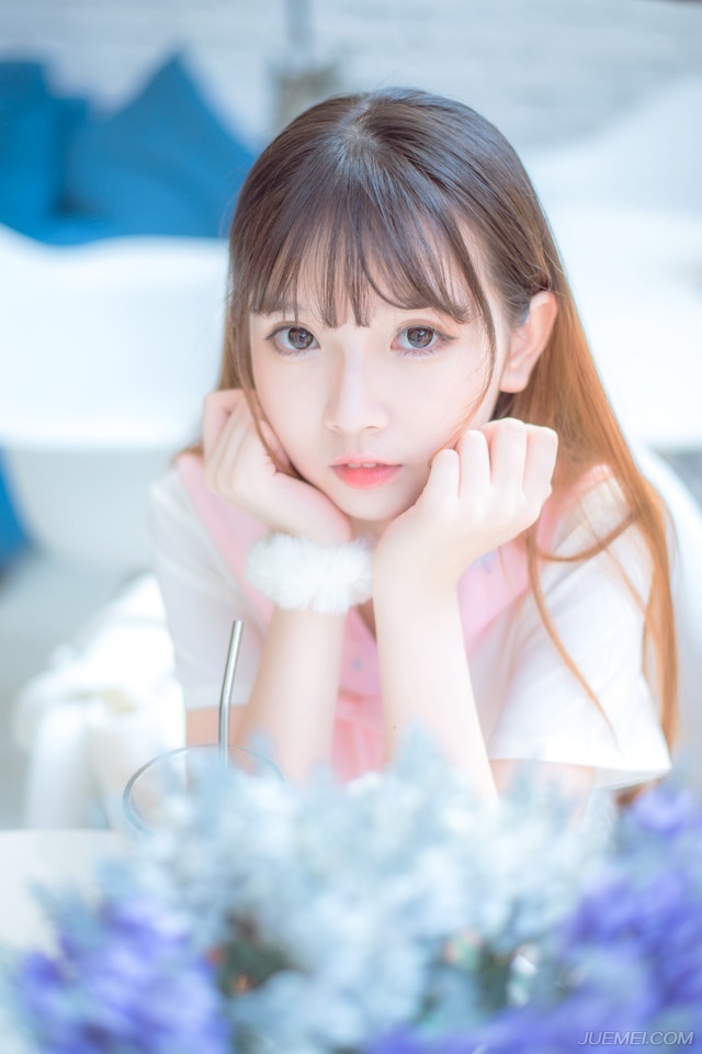 结婚以前在塞哥维亚的雪地里，已经换过了心，你带去的那颗是我的，我身上的，是你的。埋下去的，是你，也是我。走了的，是我们。